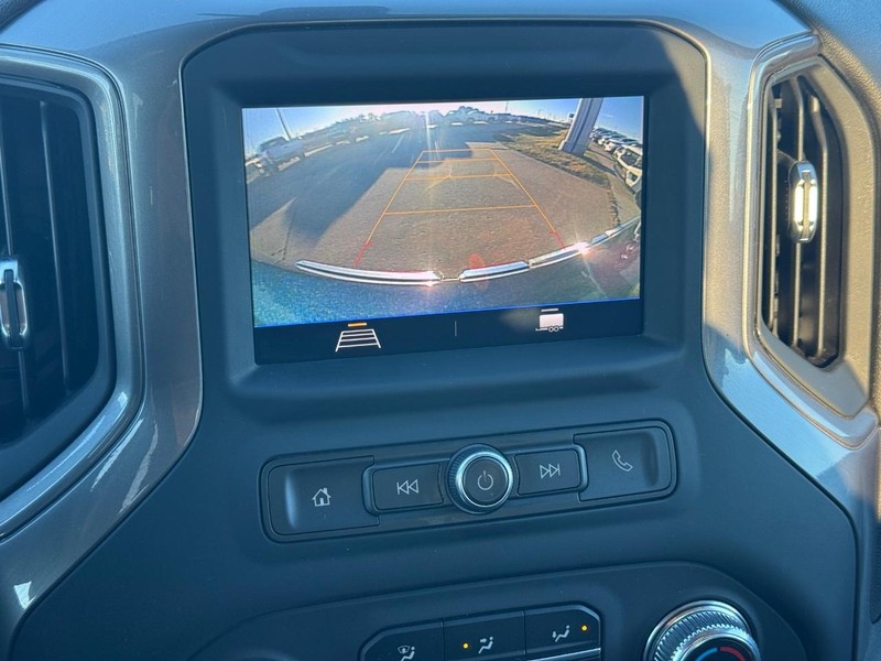 GMC Sierra 1500 Vehicle Full-screen Gallery Image 15