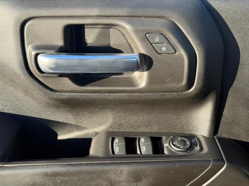 GMC Sierra 1500 Vehicle Full-screen Gallery Image 20