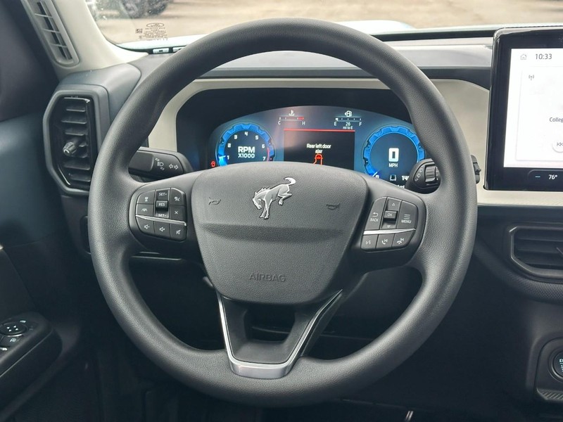 Ford Bronco Sport Vehicle Full-screen Gallery Image 6