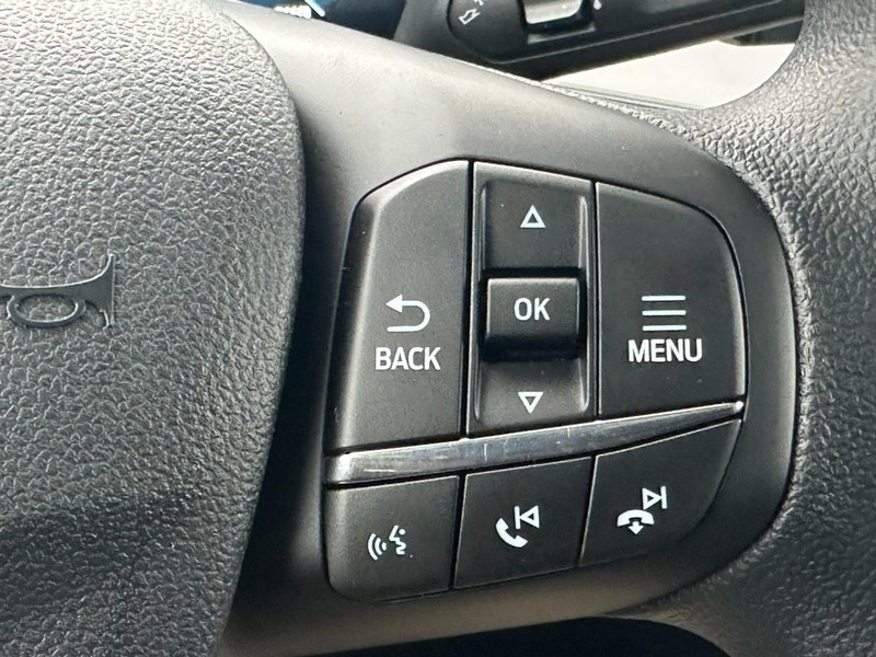 Ford Bronco Sport Vehicle Full-screen Gallery Image 12