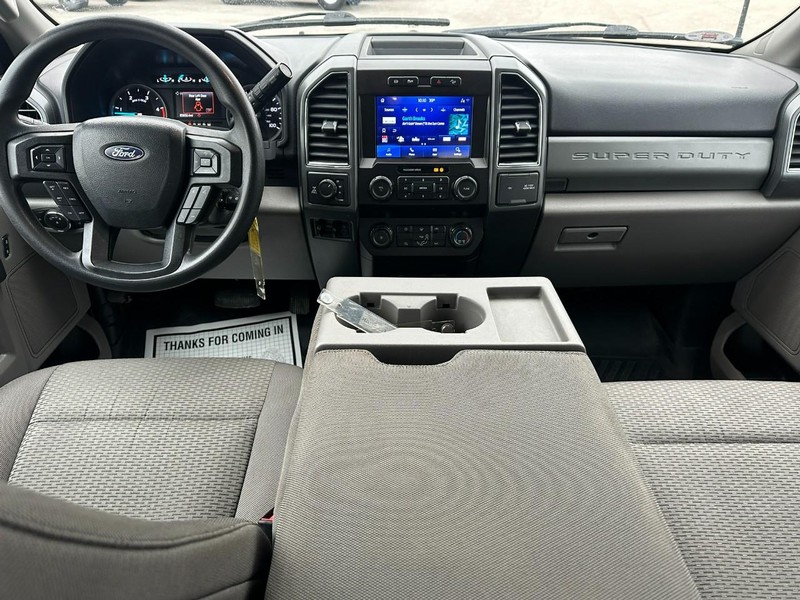 Ford Super Duty F-250 SRW Vehicle Full-screen Gallery Image 11