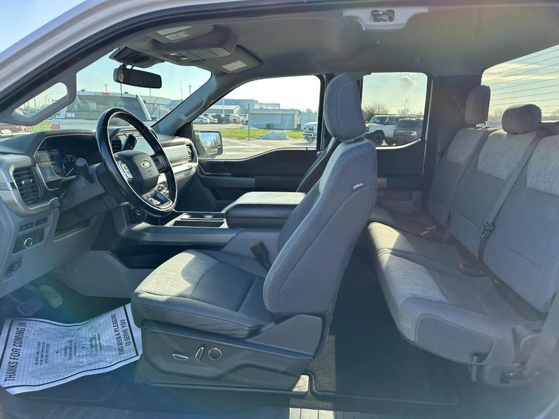 Ford F-150 Vehicle Full-screen Gallery Image 10