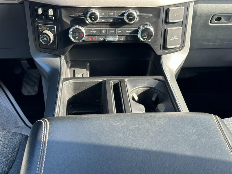 Ford F-150 Vehicle Full-screen Gallery Image 14