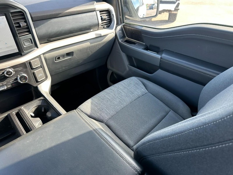 Ford F-150 Vehicle Full-screen Gallery Image 15