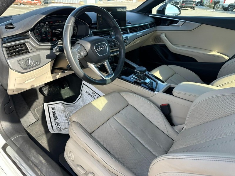 Audi A5 Coupe Vehicle Full-screen Gallery Image 12