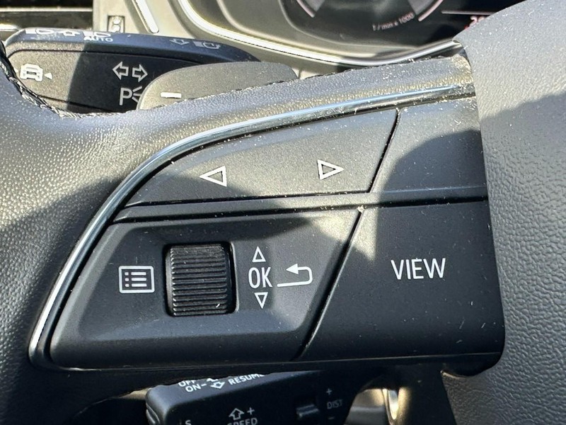 Audi A5 Coupe Vehicle Full-screen Gallery Image 16