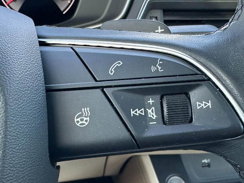 Audi A5 Coupe Vehicle Full-screen Gallery Image 17