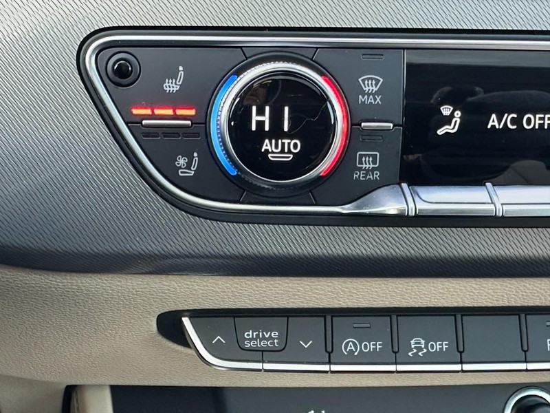 Audi A5 Coupe Vehicle Full-screen Gallery Image 19