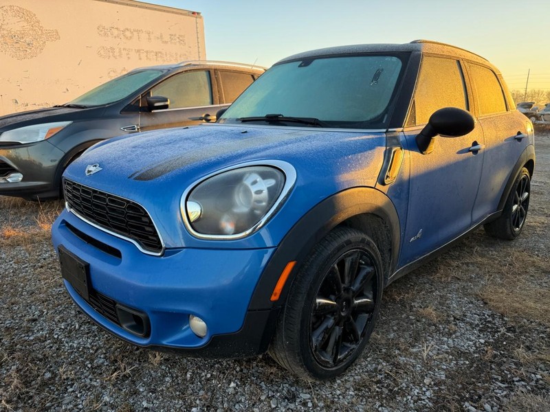MINI Cooper Countryman Vehicle Full-screen Gallery Image 5