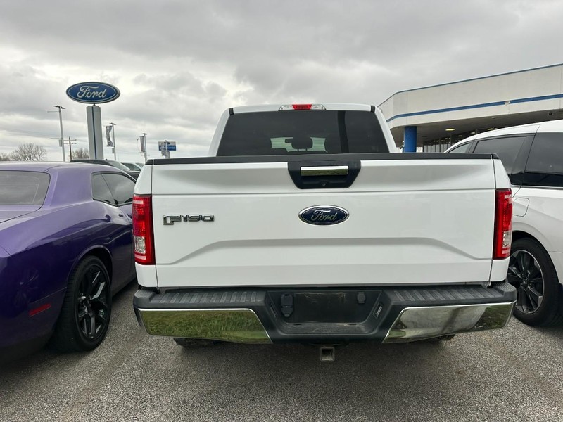 Ford F-150 Vehicle Full-screen Gallery Image 4