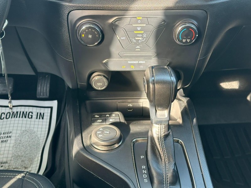 Ford Ranger Vehicle Full-screen Gallery Image 14