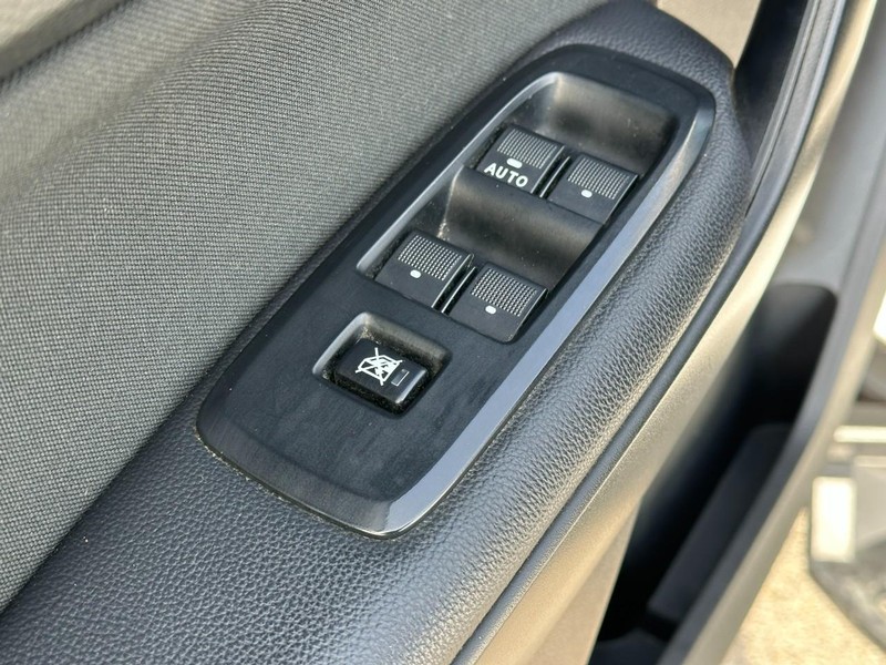 Ford Ranger Vehicle Full-screen Gallery Image 16