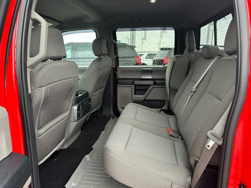 Ford F-150 Vehicle Full-screen Gallery Image 10