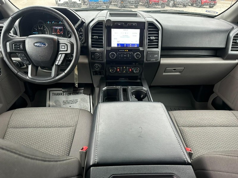 Ford F-150 Vehicle Full-screen Gallery Image 11