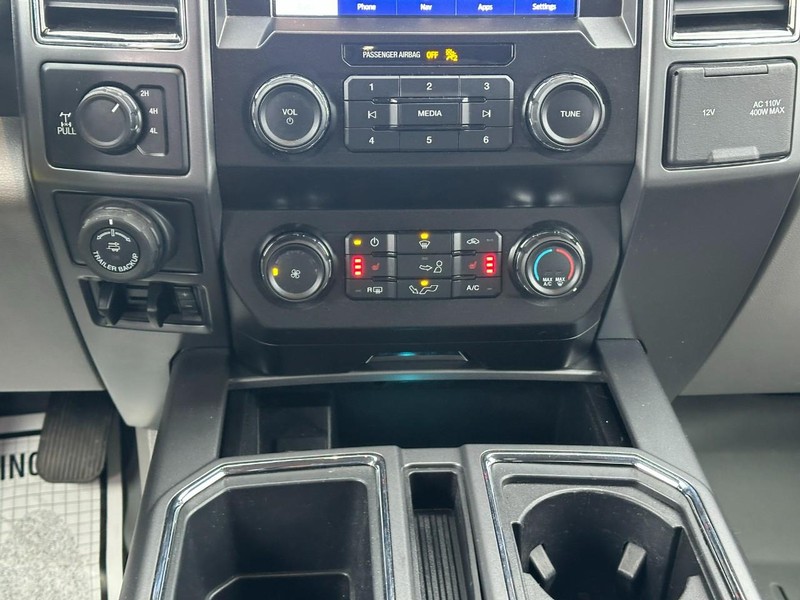 Ford F-150 Vehicle Full-screen Gallery Image 14