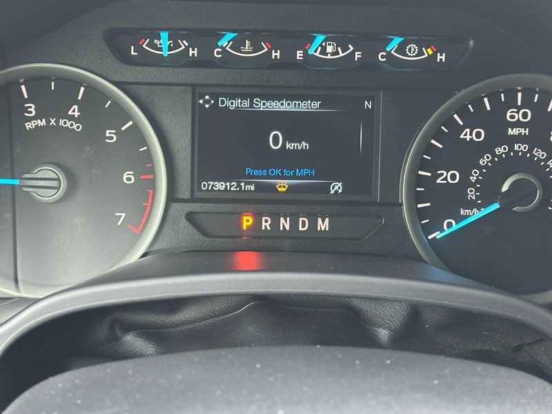 Ford F-150 Vehicle Full-screen Gallery Image 20