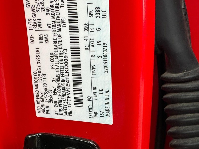 Ford F-150 Vehicle Full-screen Gallery Image 24