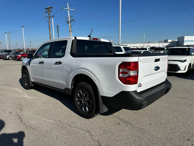 Ford Maverick Vehicle Full-screen Gallery Image 3
