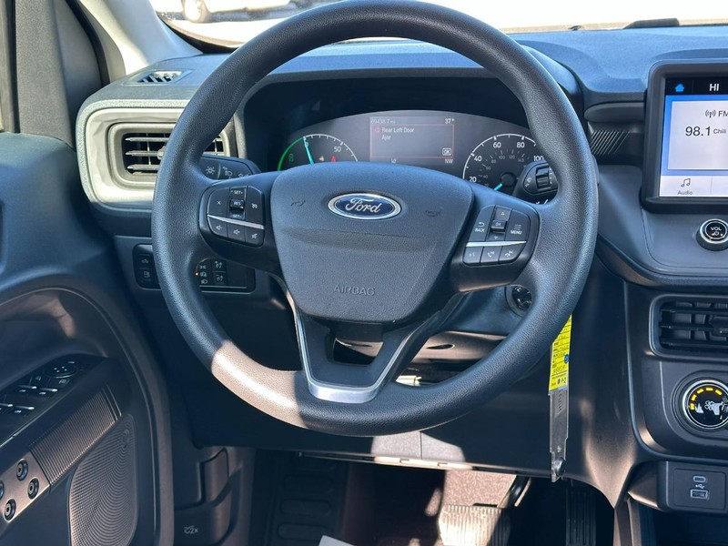 Ford Maverick Vehicle Full-screen Gallery Image 6