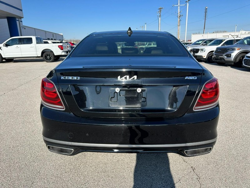 Kia K900 Vehicle Full-screen Gallery Image 4