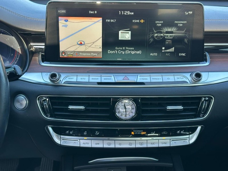 Kia K900 Vehicle Full-screen Gallery Image 15