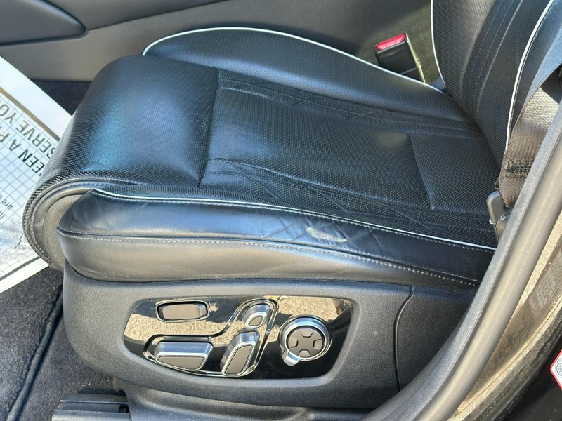 Kia K900 Vehicle Full-screen Gallery Image 21