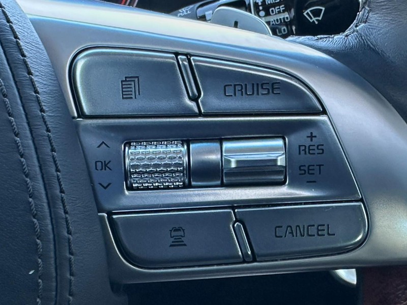 Kia K900 Vehicle Full-screen Gallery Image 23