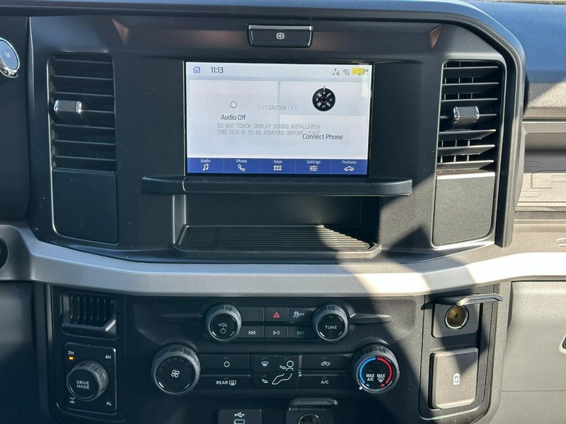 Ford Super Duty F-250 SRW Vehicle Full-screen Gallery Image 7