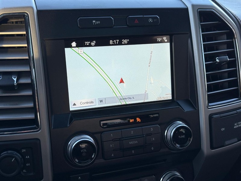 Ford F-150 Vehicle Full-screen Gallery Image 18