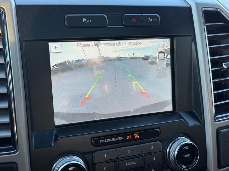 Ford F-150 Vehicle Full-screen Gallery Image 19