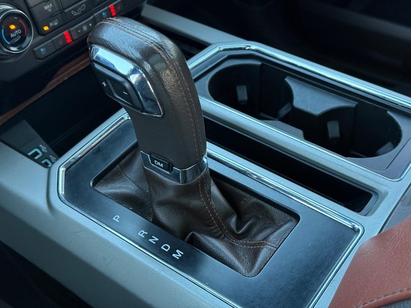 Ford F-150 Vehicle Full-screen Gallery Image 21