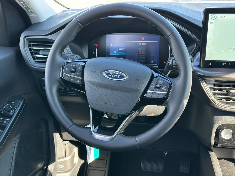 Ford Escape Vehicle Full-screen Gallery Image 6