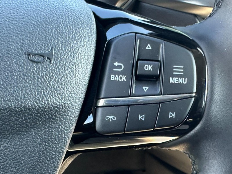 Ford Escape Vehicle Full-screen Gallery Image 12