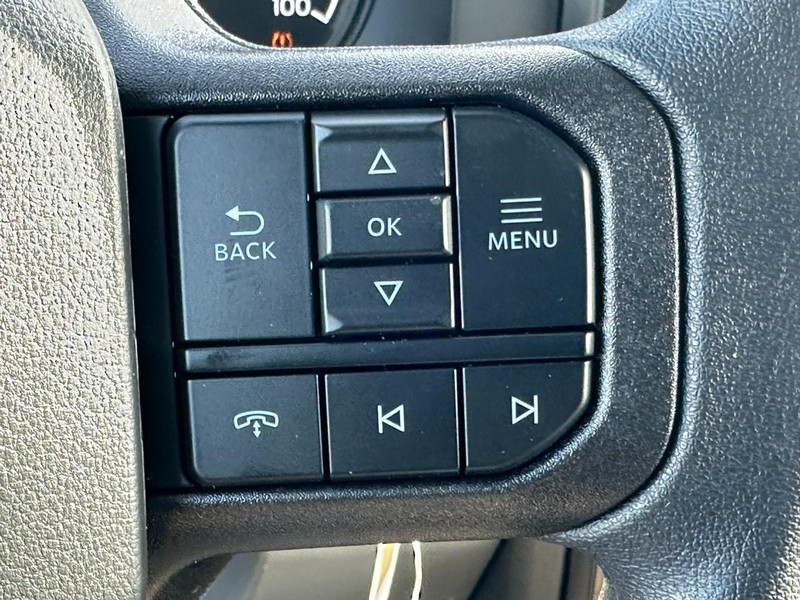 Ford Super Duty F-350 SRW Vehicle Full-screen Gallery Image 12