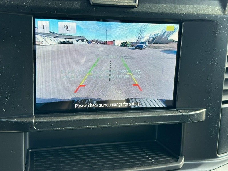 Ford Super Duty F-350 SRW Vehicle Full-screen Gallery Image 13