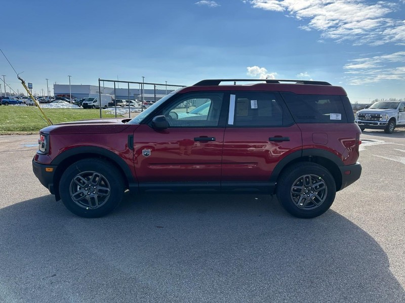 Ford Bronco Sport Vehicle Full-screen Gallery Image 2