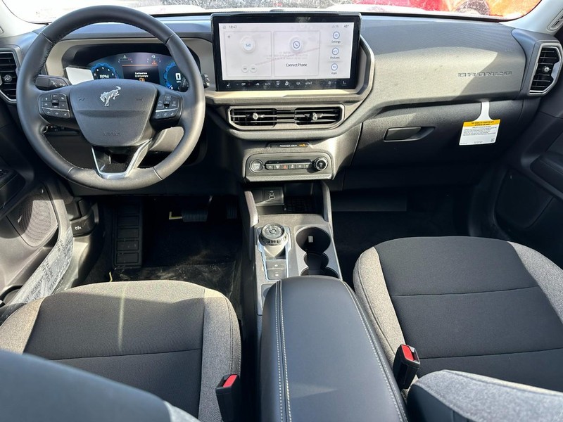 Ford Bronco Sport Vehicle Full-screen Gallery Image 6