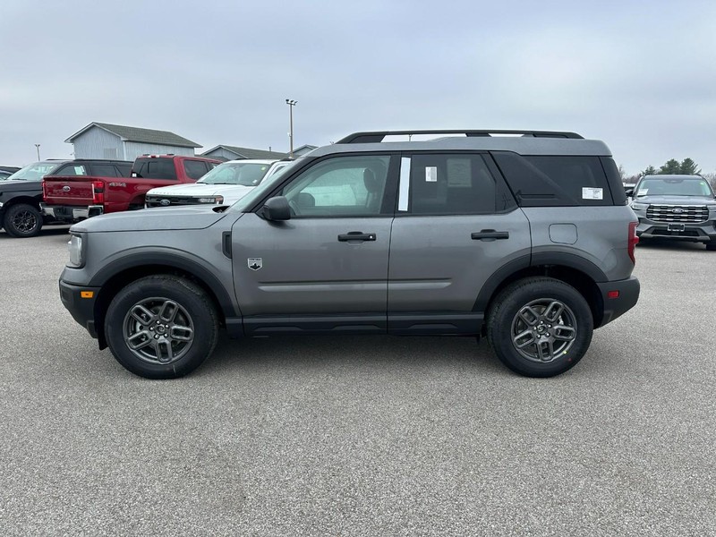 Ford Bronco Sport Vehicle Full-screen Gallery Image 2
