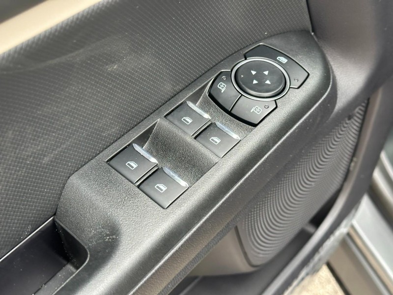 Ford Bronco Sport Vehicle Full-screen Gallery Image 9