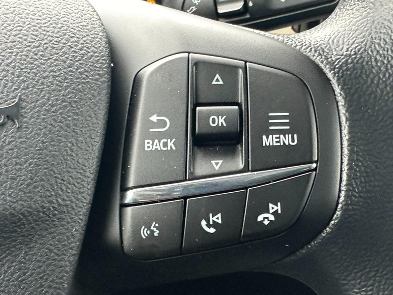 Ford Bronco Sport Vehicle Full-screen Gallery Image 12