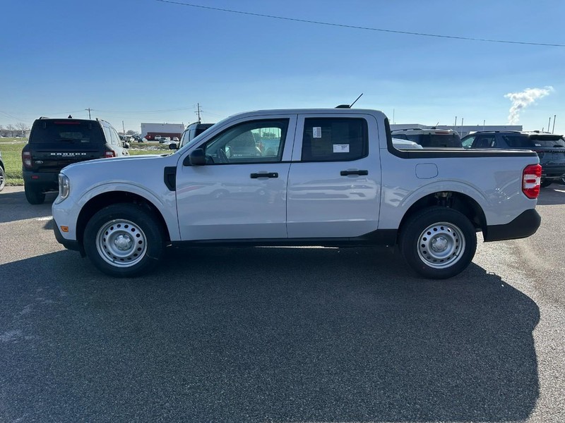 Ford Maverick Vehicle Full-screen Gallery Image 2