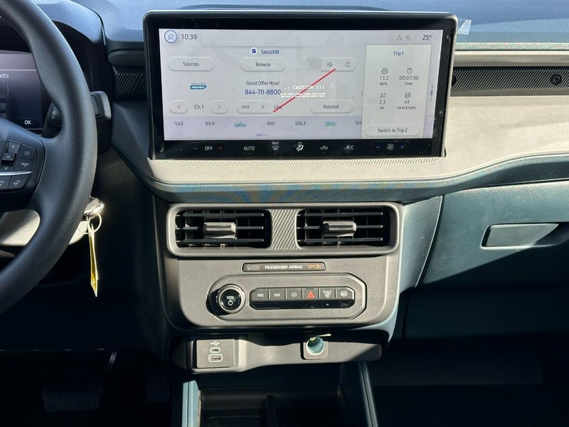 Ford Maverick Vehicle Full-screen Gallery Image 7