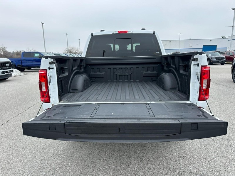 Ford F-150 Vehicle Full-screen Gallery Image 5