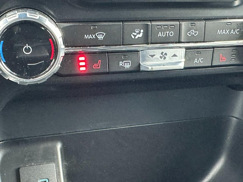 Ford F-150 Vehicle Full-screen Gallery Image 21