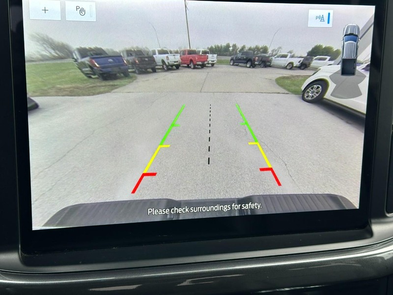 Ford F-150 Vehicle Full-screen Gallery Image 23