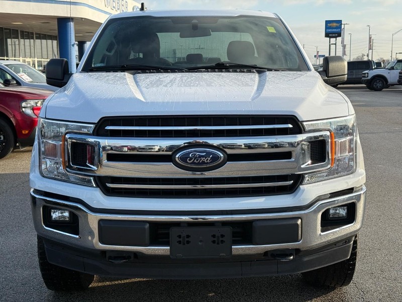 Ford F-150 Vehicle Full-screen Gallery Image 9