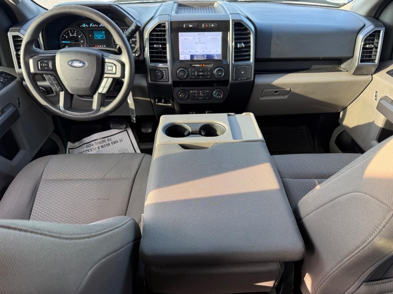 Ford F-150 Vehicle Full-screen Gallery Image 11