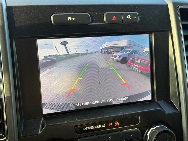 Ford F-150 Vehicle Full-screen Gallery Image 17