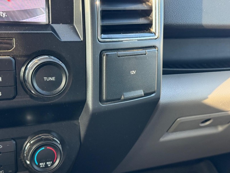 Ford F-150 Vehicle Full-screen Gallery Image 19