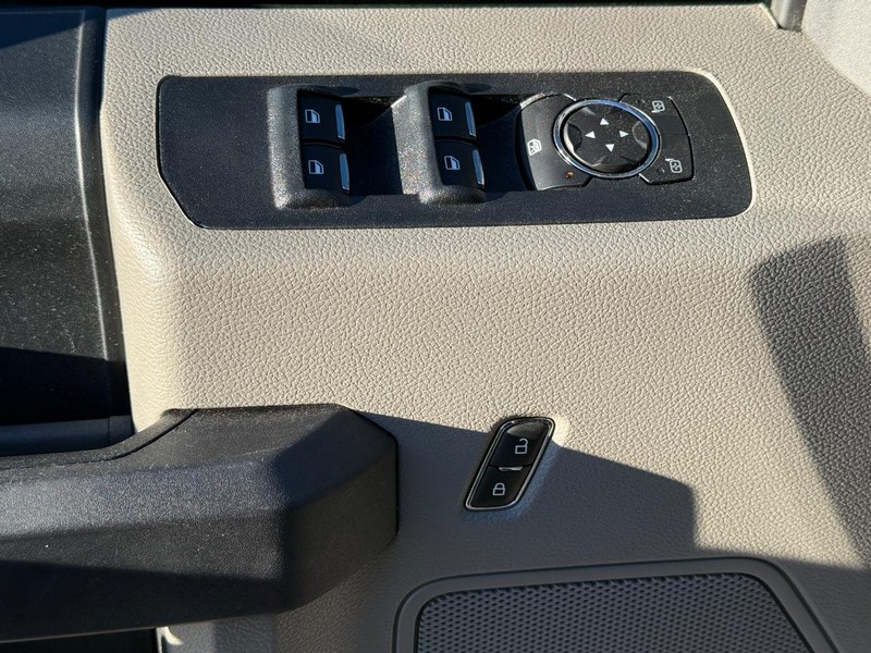 Ford F-150 Police Responder Vehicle Full-screen Gallery Image 22